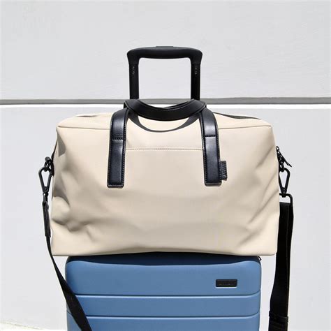 away everywhere bag reddit - Top Features of the Away Everywhere Bag as Discussed on Reddit.